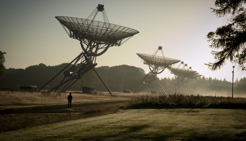 Radiotelescopen op een rij